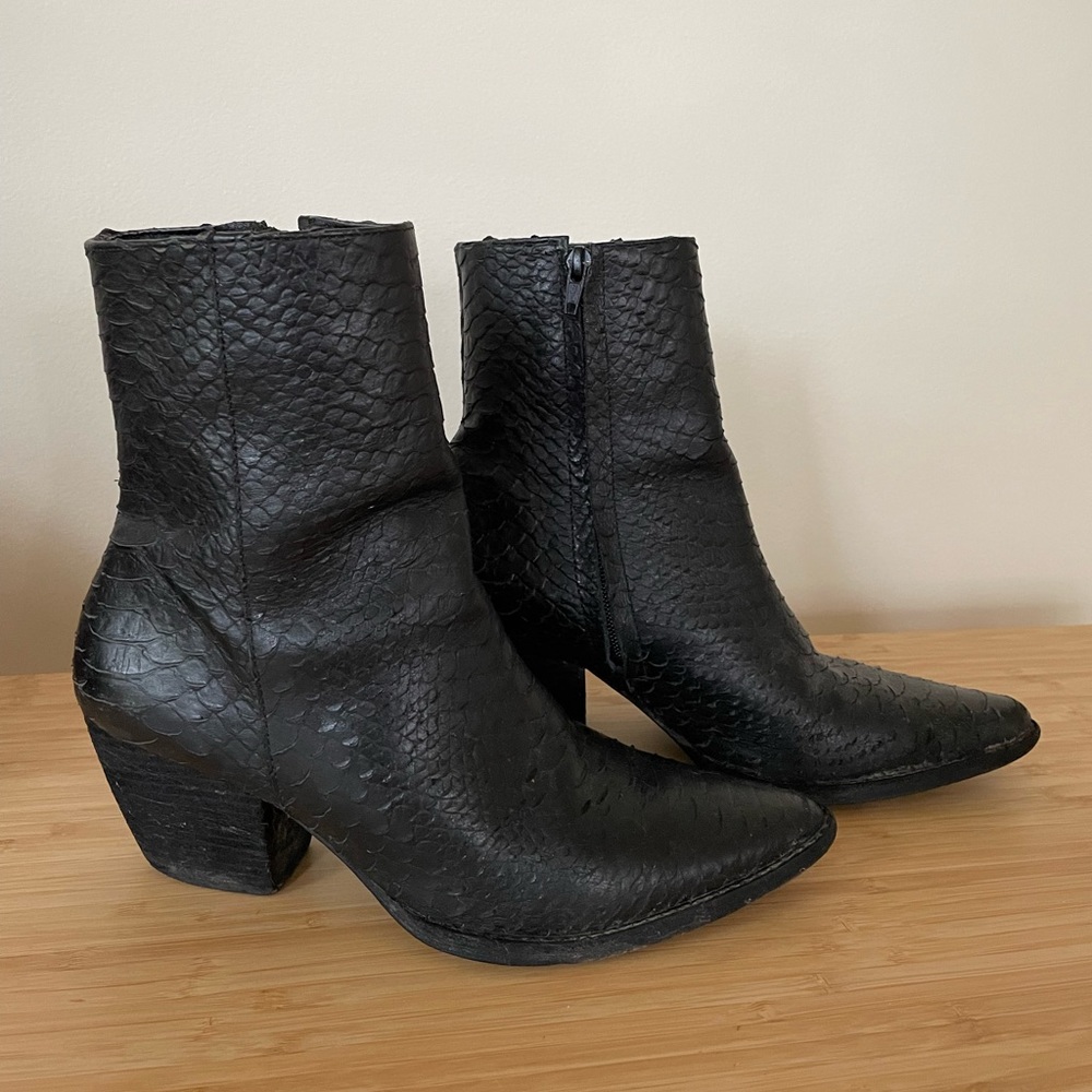 Matisse Cary Ankle Boot in Black Snake